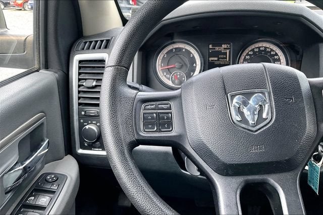 2016 RAM 1500 SLT
