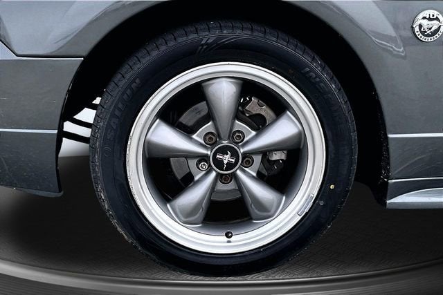 2004 Ford Mustang GT Deluxe