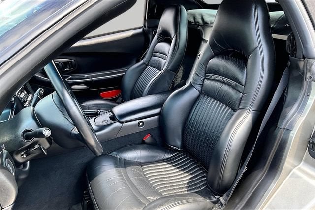 2000 Chevrolet Corvette Base