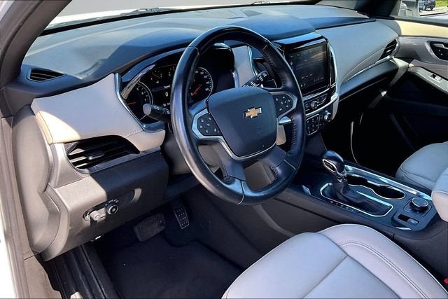 2022 Chevrolet Traverse LT Leather
