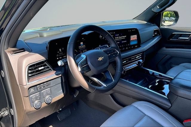 2025 Chevrolet Suburban LT