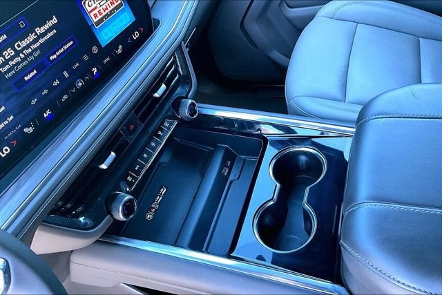 2025 Chevrolet Suburban LT