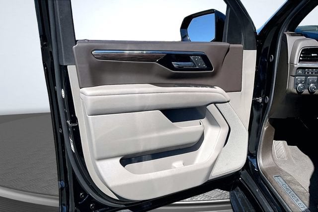 2025 Chevrolet Suburban LT