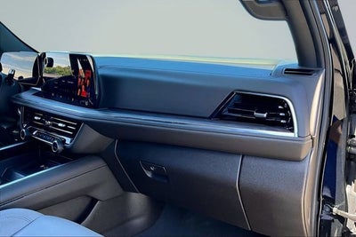 2025 Chevrolet Suburban LT