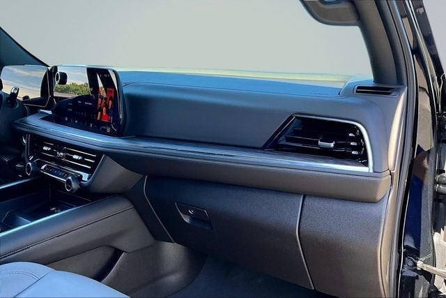 2025 Chevrolet Suburban LT