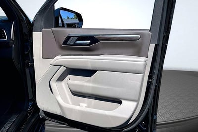 2025 Chevrolet Suburban LT