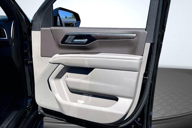 2025 Chevrolet Suburban LT