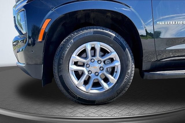2025 Chevrolet Suburban LT