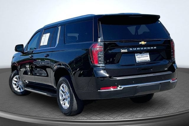 2025 Chevrolet Suburban LT