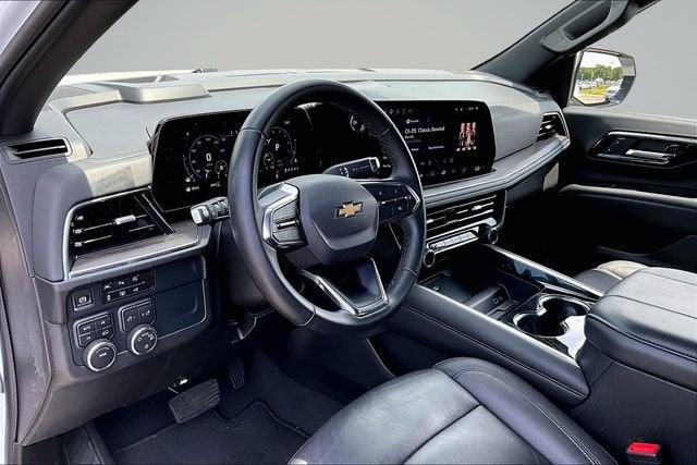 2025 Chevrolet Suburban LT