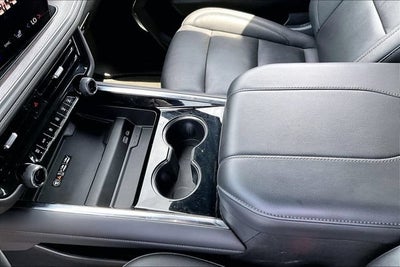 2025 Chevrolet Suburban LT