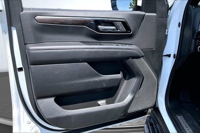 2025 Chevrolet Suburban LT