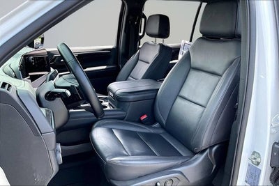 2025 Chevrolet Suburban LT