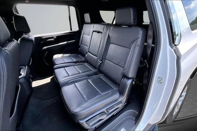2025 Chevrolet Suburban LT