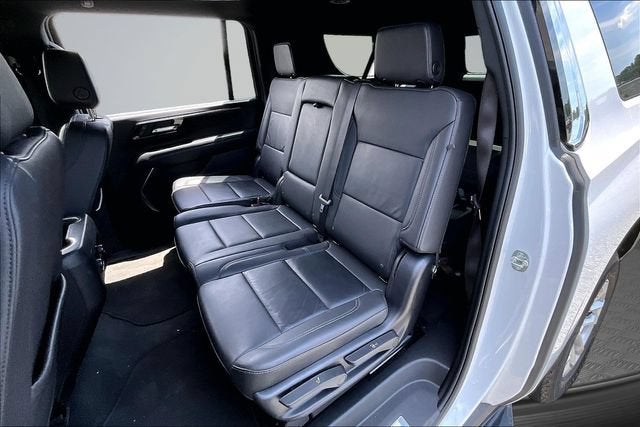 2025 Chevrolet Suburban LT