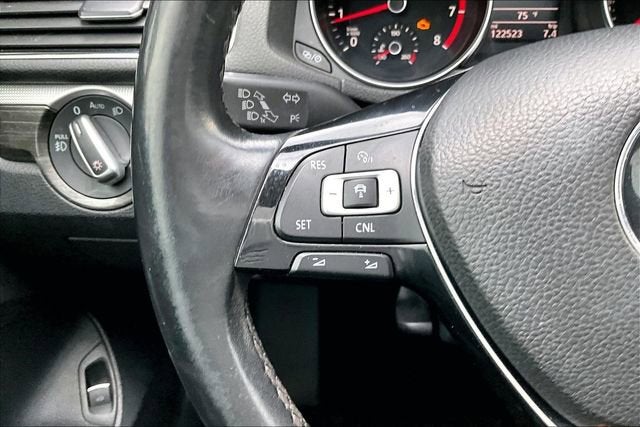 2016 Volkswagen Passat 1.8T SE