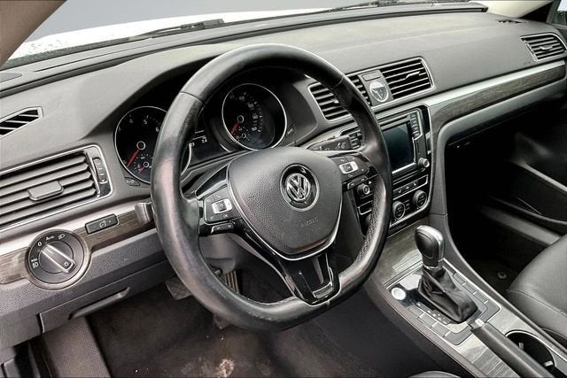 2016 Volkswagen Passat 1.8T SE