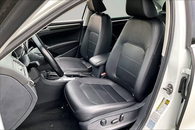 2016 Volkswagen Passat 1.8T SE