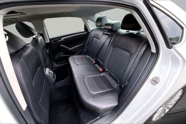 2016 Volkswagen Passat 1.8T SE