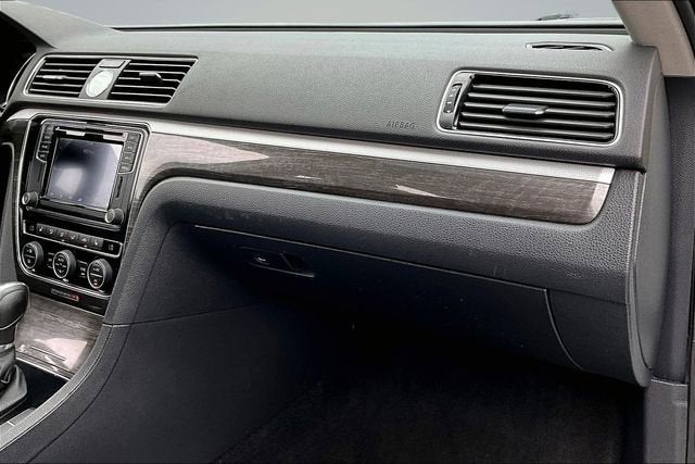 2016 Volkswagen Passat 1.8T SE