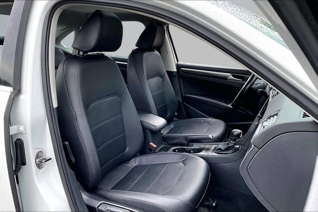 2016 Volkswagen Passat 1.8T SE