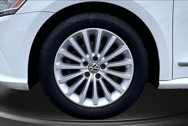 2016 Volkswagen Passat 1.8T SE
