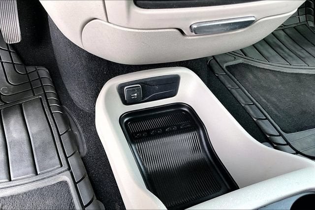 2020 Chrysler Voyager L