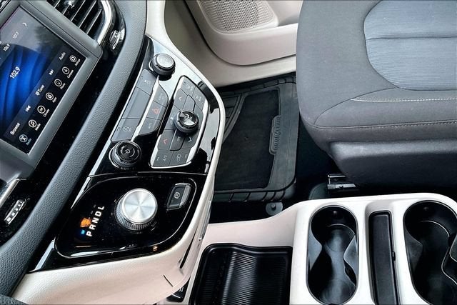 2020 Chrysler Voyager L