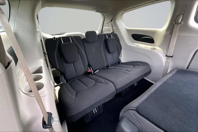 2020 Chrysler Voyager L