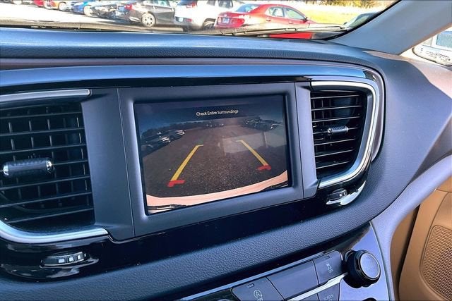 2024 Chrysler Voyager LX