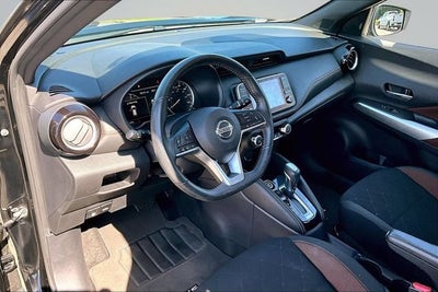 2020 Nissan Kicks SR
