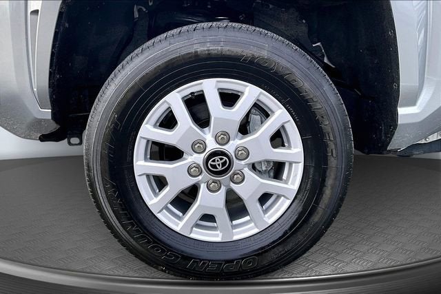 2024 Toyota Tacoma 4WD SR5