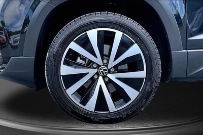2024 Volkswagen Taos SE