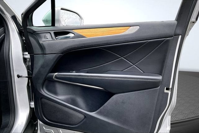 2015 Lincoln MKC Base