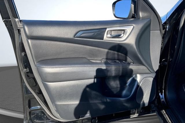 2020 Nissan Pathfinder S