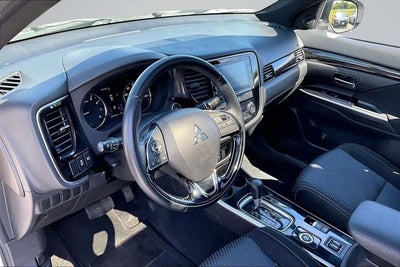 2018 Mitsubishi Outlander ES