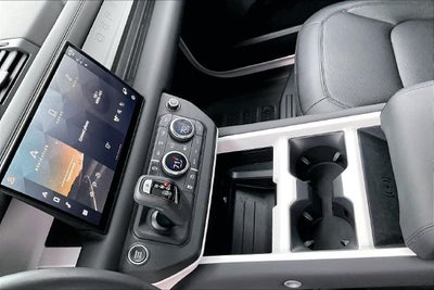 2025 Land Rover Defender S