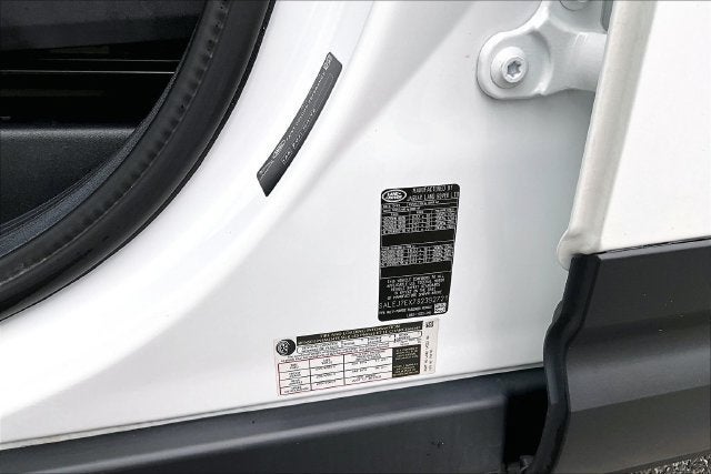 2025 Land Rover Defender S