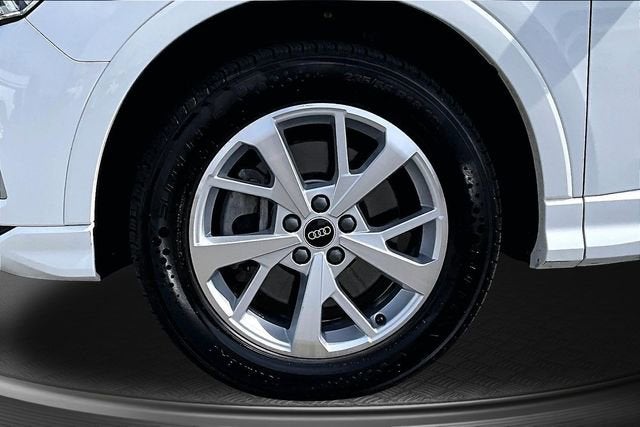 2023 Audi Q3 Premium
