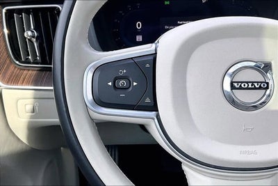 2022 Volvo XC60 Momentum