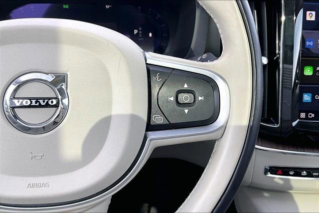 2022 Volvo XC60 Momentum