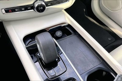 2022 Volvo XC60 Momentum