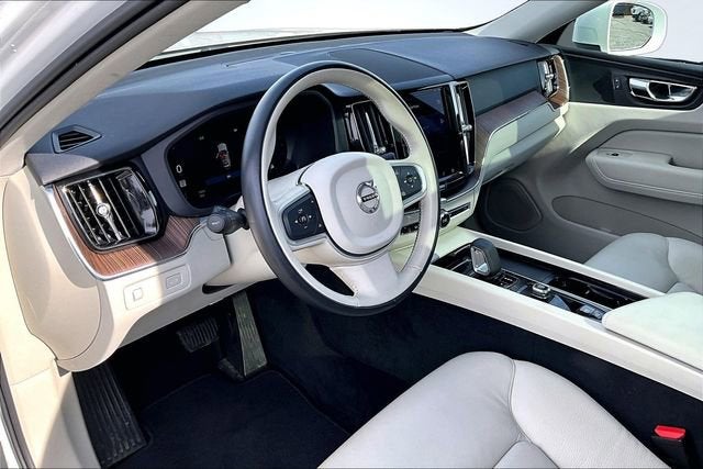 2022 Volvo XC60 Momentum