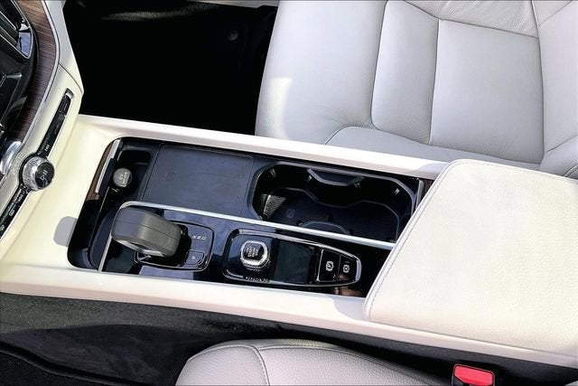 2022 Volvo XC60 Momentum