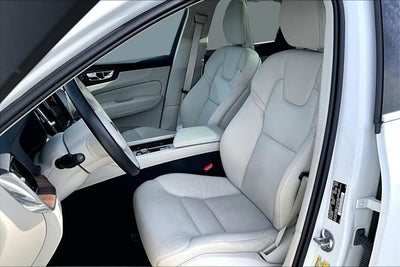 2022 Volvo XC60 Momentum