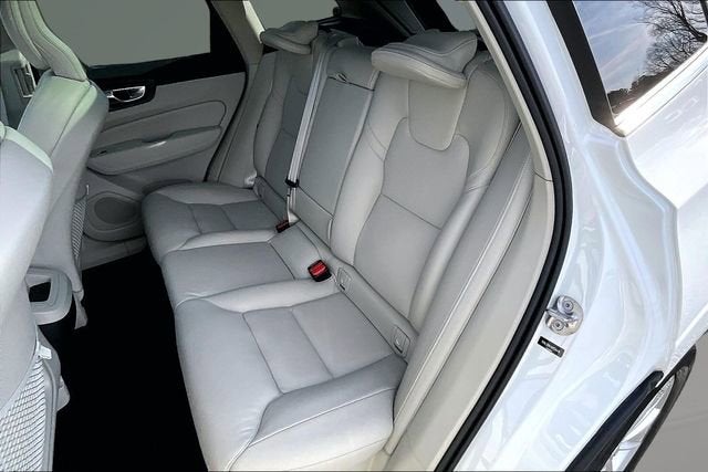 2022 Volvo XC60 Momentum