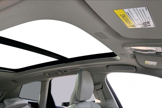 2022 Volvo XC60 Momentum