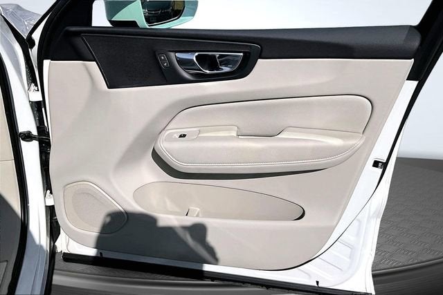 2022 Volvo XC60 Momentum