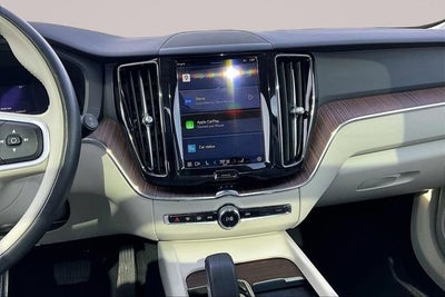 2022 Volvo XC60 Momentum